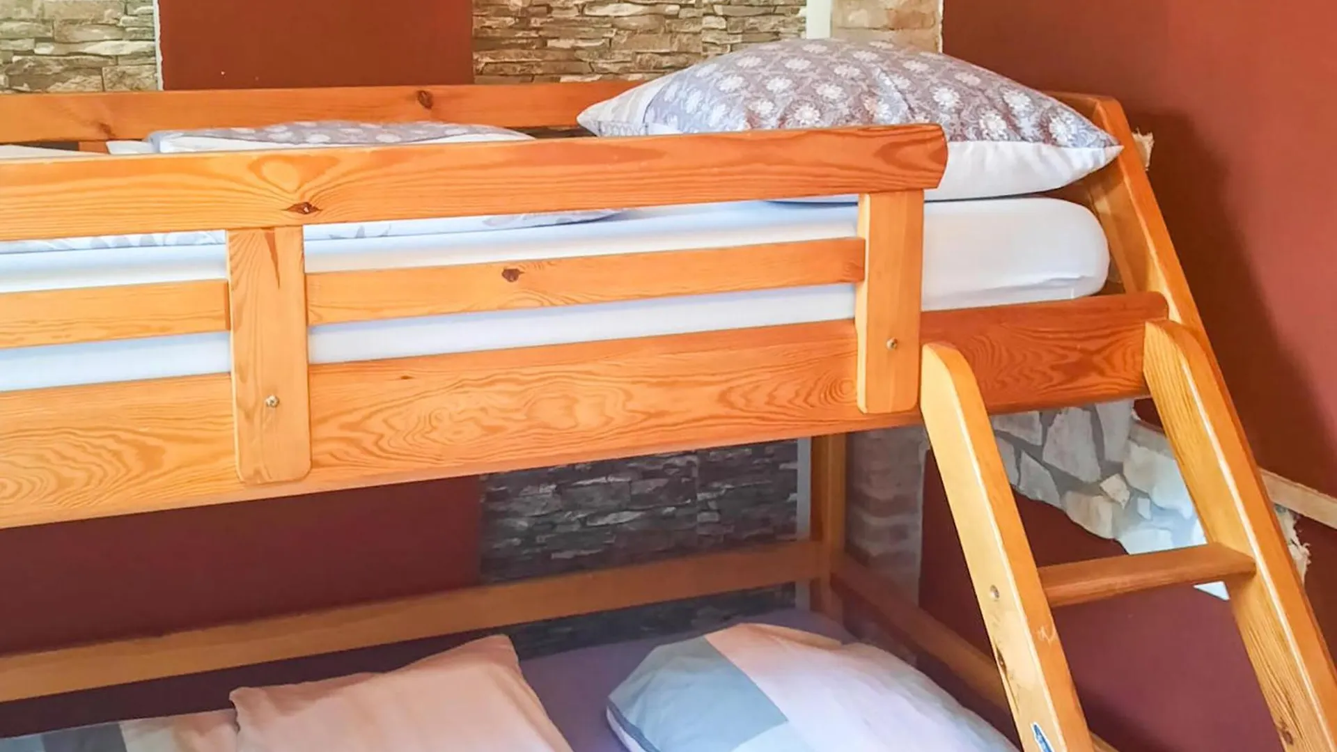 Lovely Home In Kacana With Wifi Butkovici